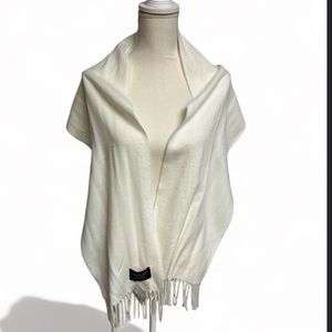 Ladies Roundtree & Yorke Ivory Scarf With Fringe Size O/S NWT